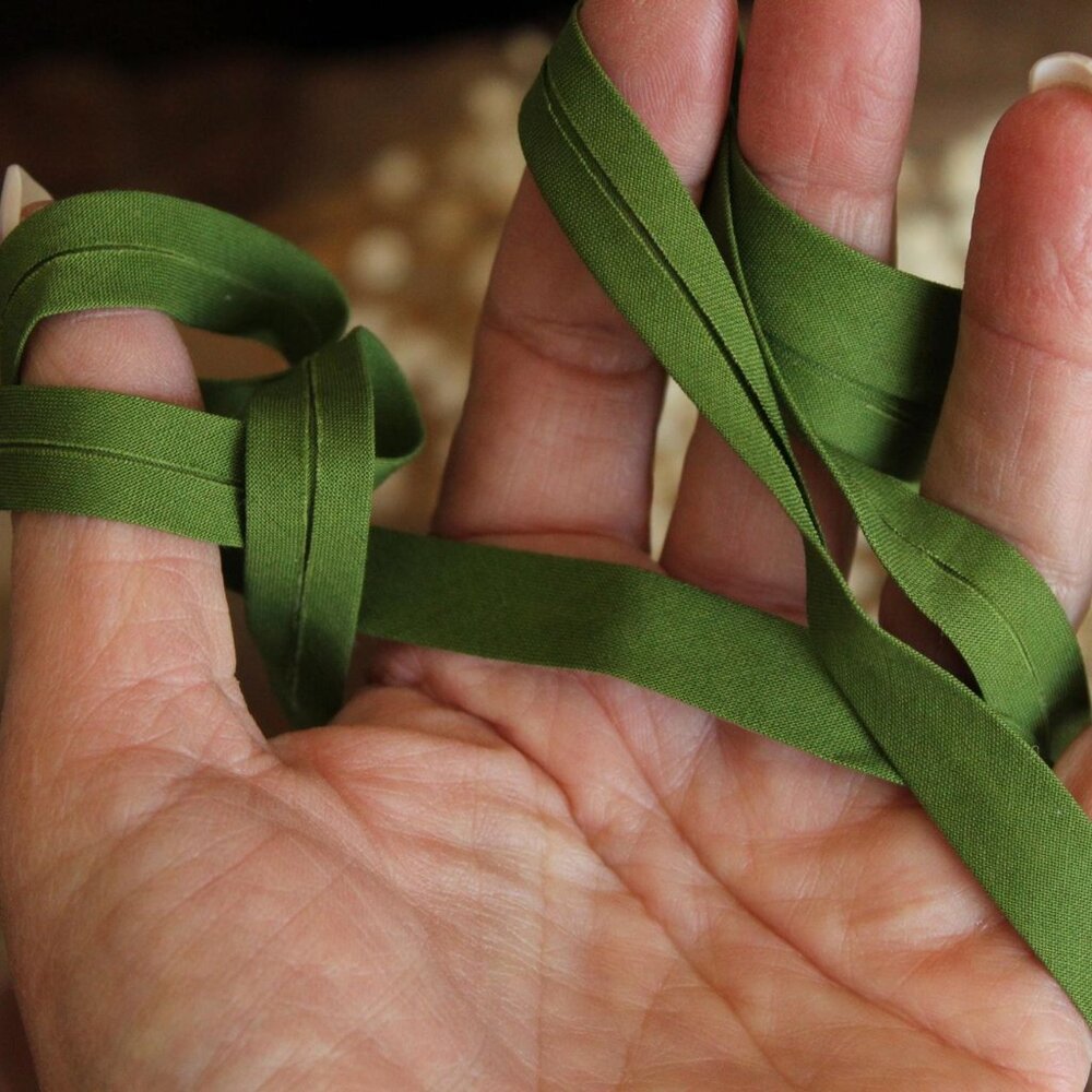 Vintage Green Seam Binding Trim: 1/2" Wide Scroll, 5 Yards - Picture 8 of 10